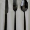 Besteckset aus Edelstahl pvd, mattschwarze Farbe.